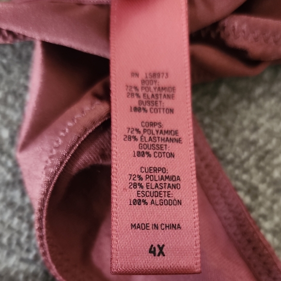 SKIMS Berry Thong - Picture 6 of 6